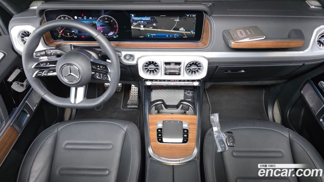 Mercedes-Benz G-Class G450d, 2025
