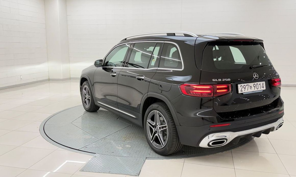 Mercedes-Benz GLB-Class GLB250 4MATIC, 2025