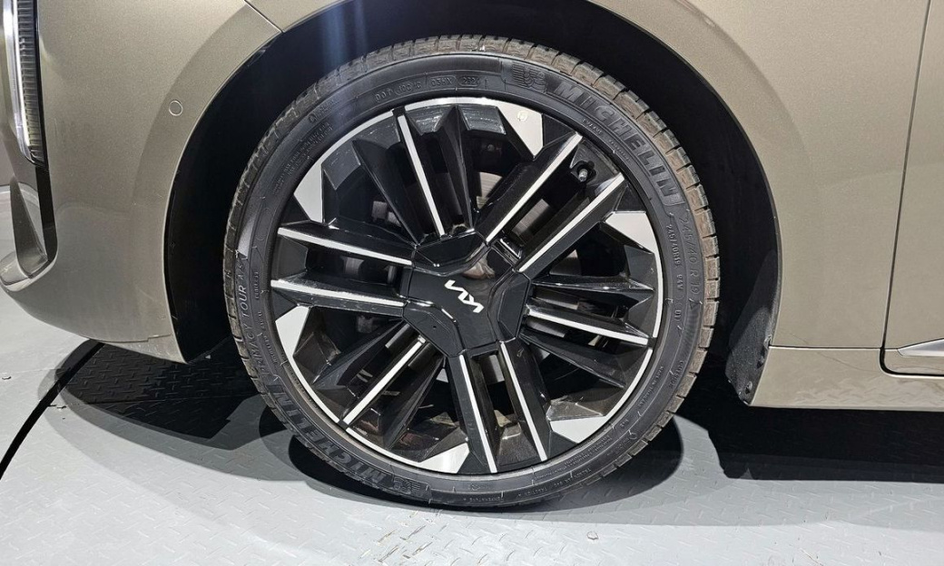 Kia K8 2.5 Gasoline 2WD, 2025