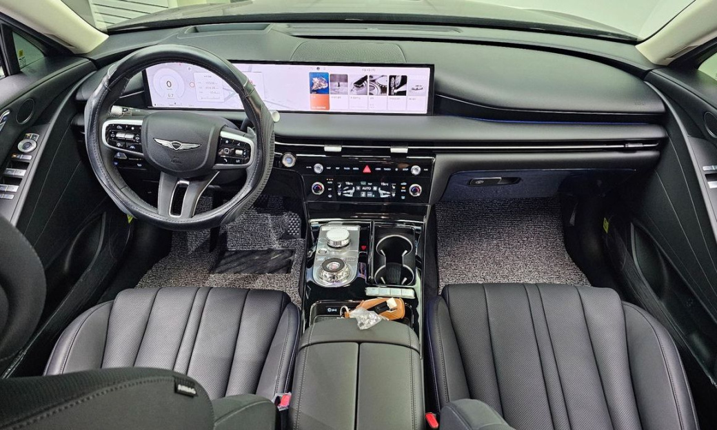 Genesis G80 Gasoline 2.5 Turbo AWD, 2025
