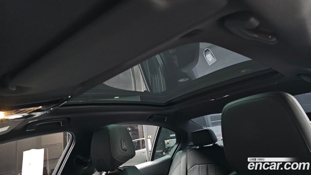 BMW 5-Series 520i M Sport, 2025