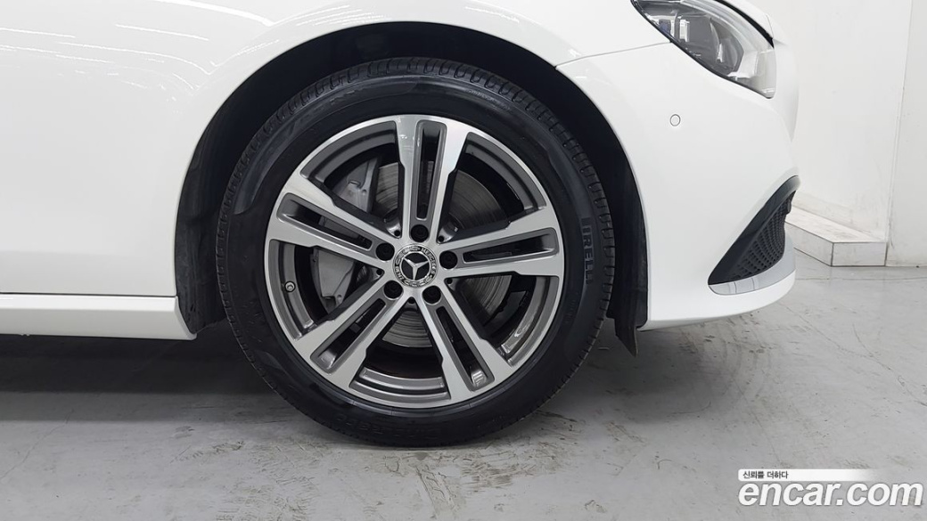 Mercedes-Benz E-Class E350 4MATIC Avantgarde, 2022