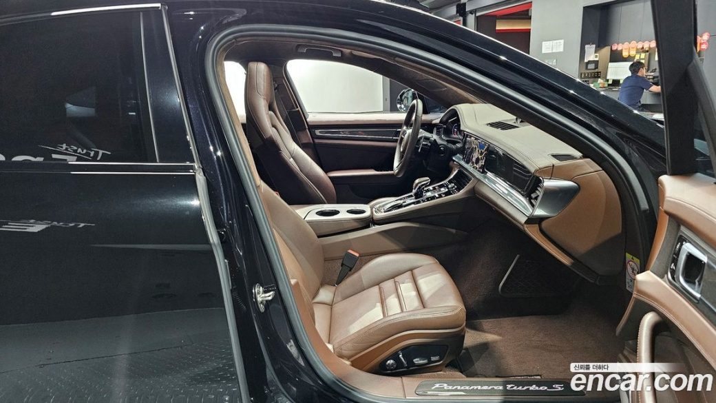 Porsche Panamera 4.0 Turbo S, 2021