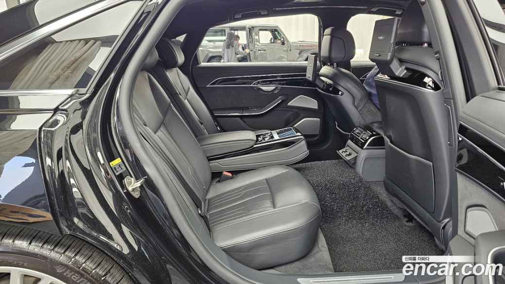 Audi A8 55 TFSI Quattro LWB, 2021