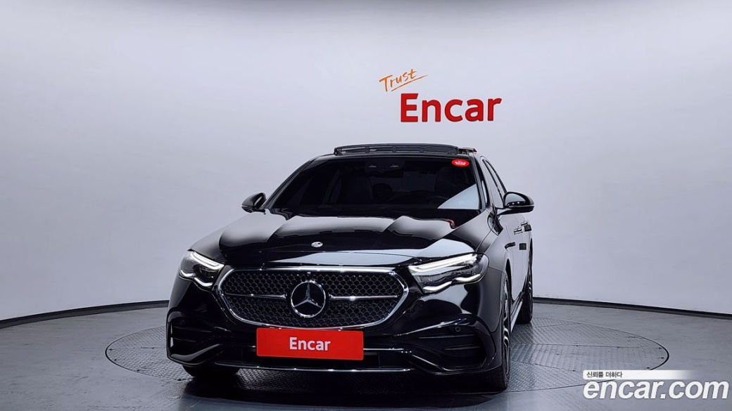 Mercedes-Benz E-Class E300 4MATIC AMG Line, 2024