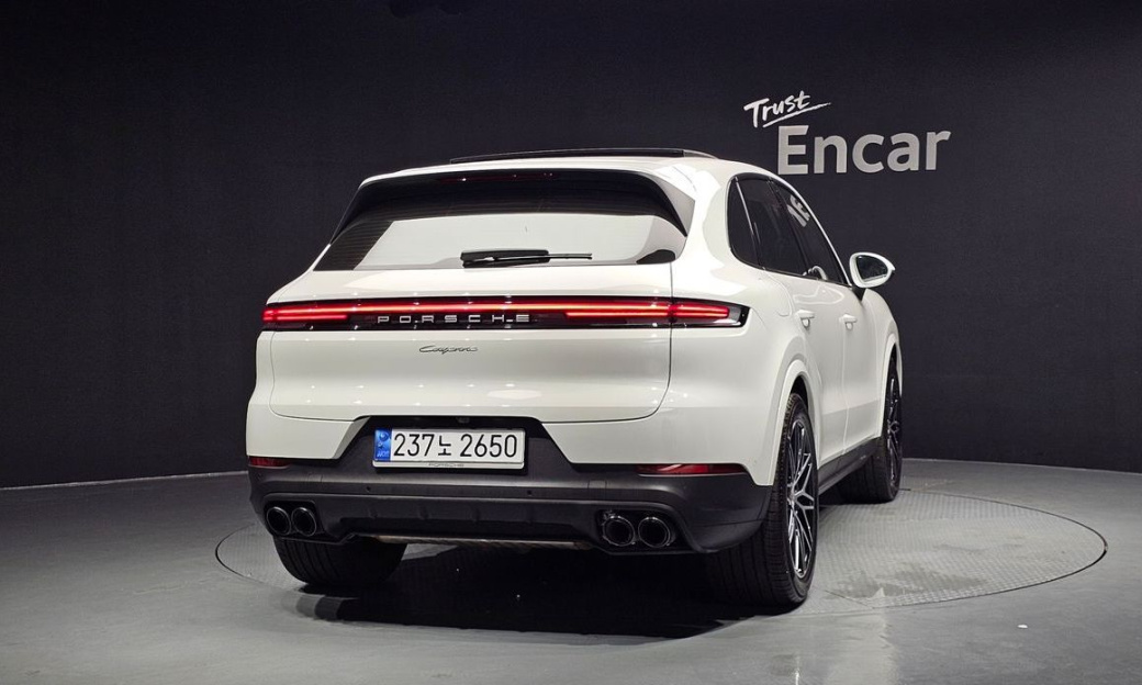 Porsche Cayenne 3.0, 2024