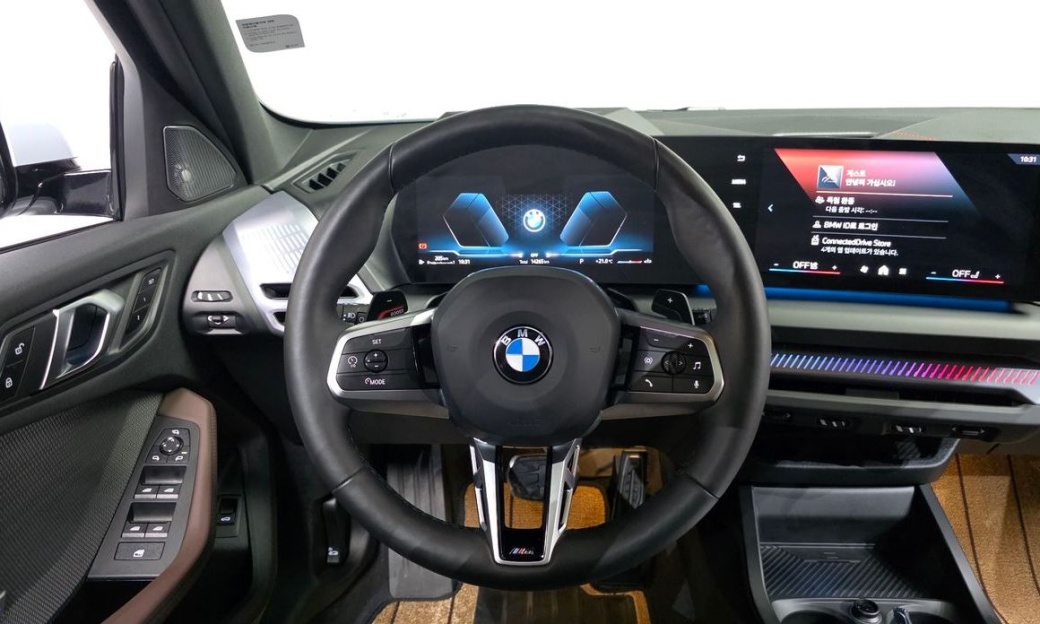 BMW 1-Series 120 M Sport, 2025
