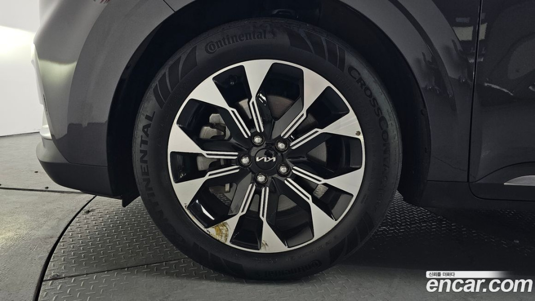 Kia Carnival 9-Seater Signature, 2023