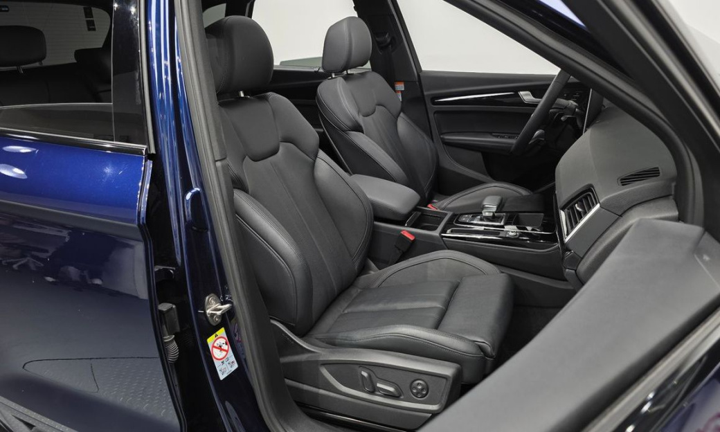 Audi Q5 45 TFSI Quattro Premium, 2024