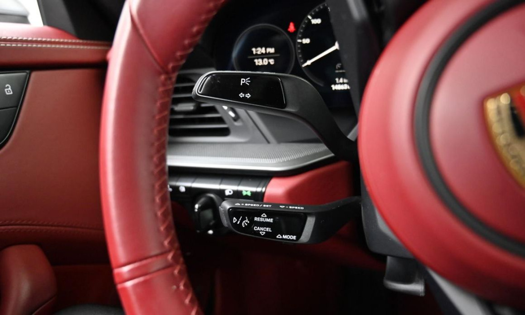 Porsche 911 Carrera, 2024