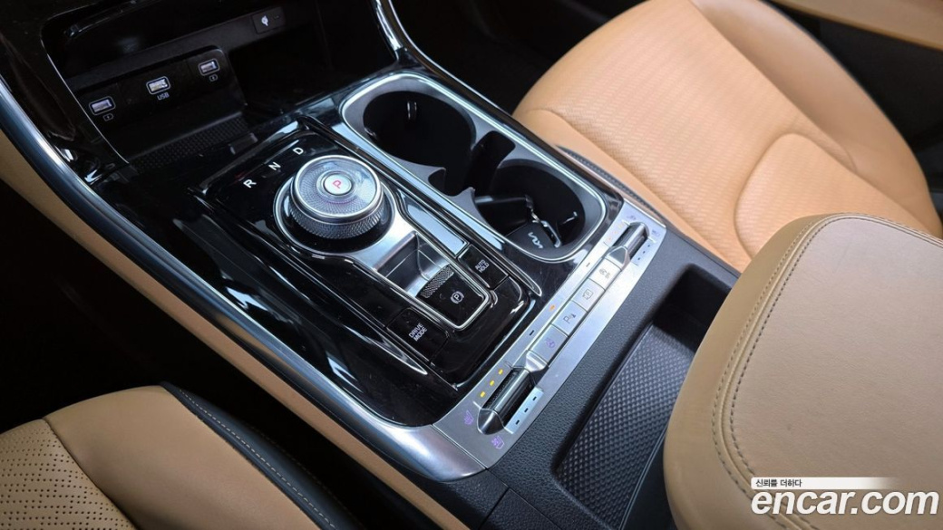 Kia Carnival 7-Seater Signature, 2023