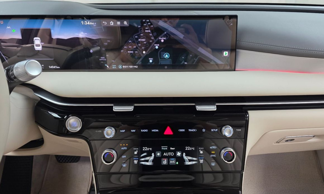 Genesis G80 Gasoline 2.5 Turbo AWD, 2025