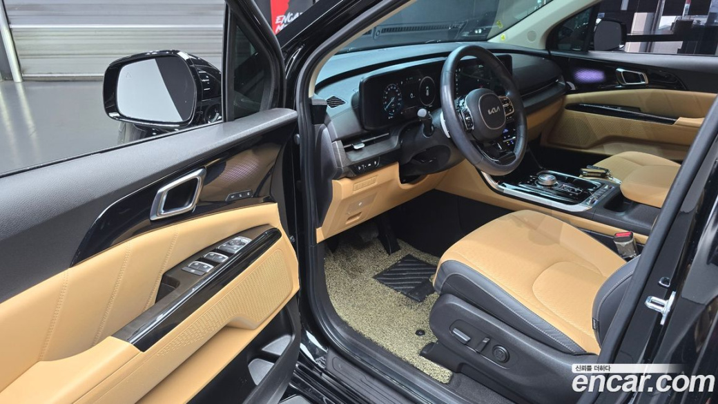 Kia Carnival 9-Seater Signature, 2023