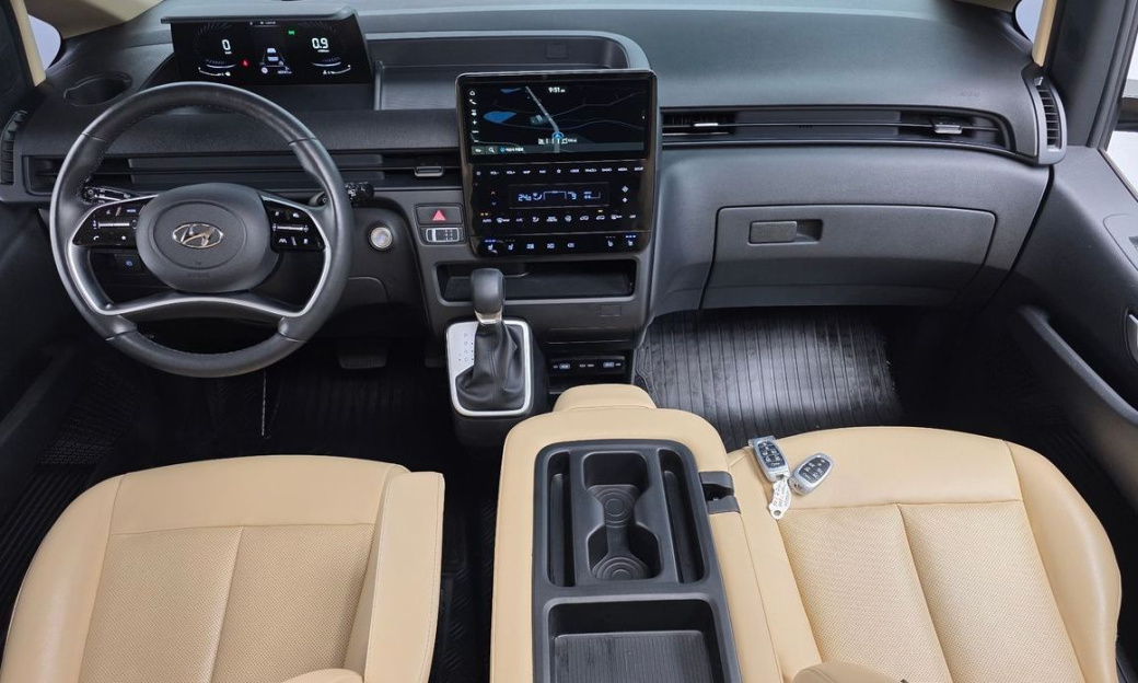 Hyundai Staria Tourer 9-Seater, 2024