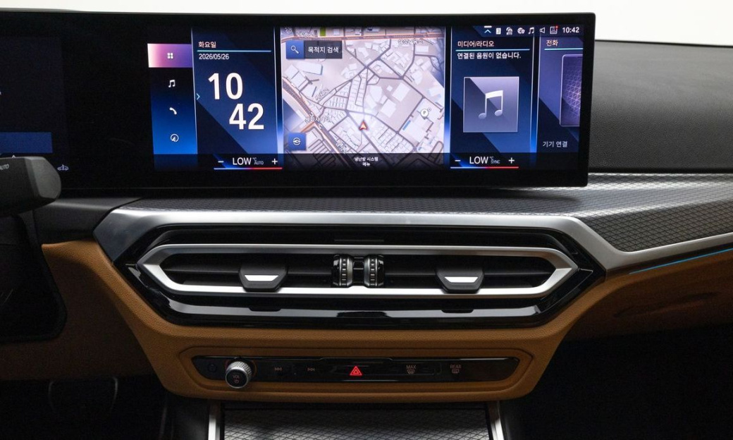 BMW 3-Series 320i M Sport, 2023