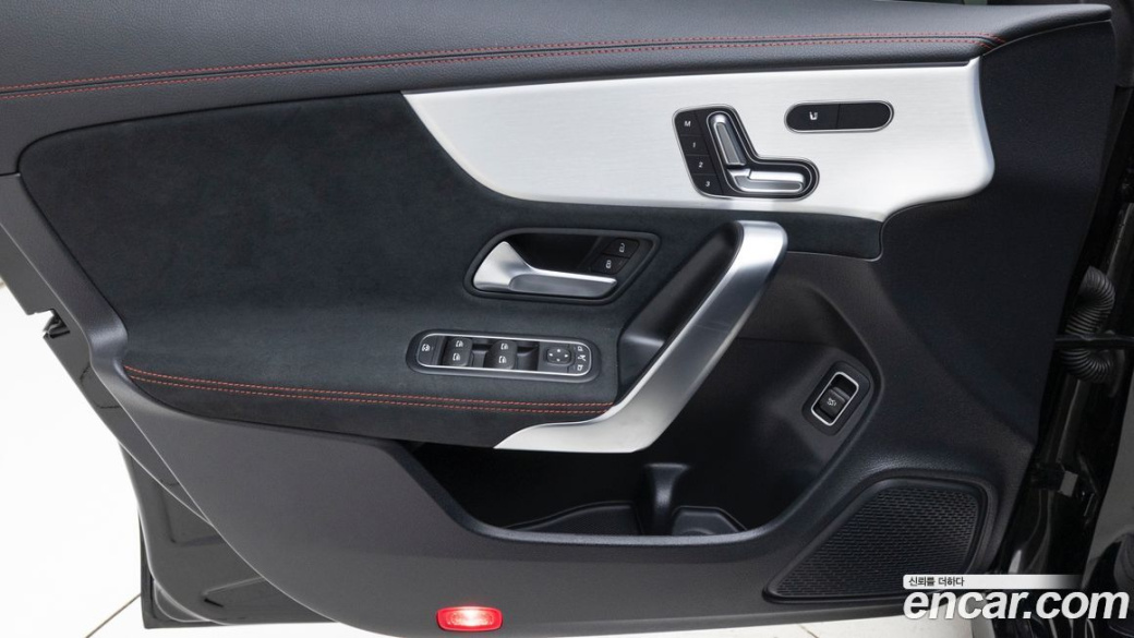 Mercedes-Benz CLA-Class CLA250 4MATIC, 2025