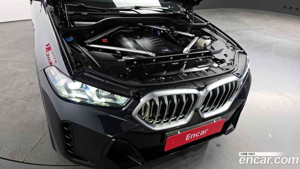 BMW X6 xDrive40i M Sport, 2025
