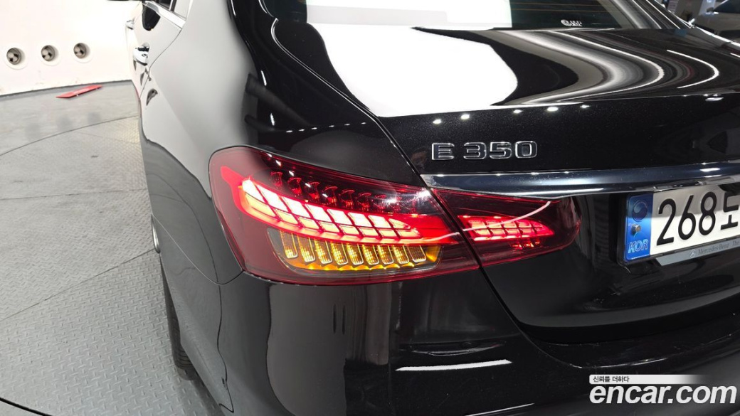 Mercedes-Benz E-Class E350 4MATIC AMG Line, 2022