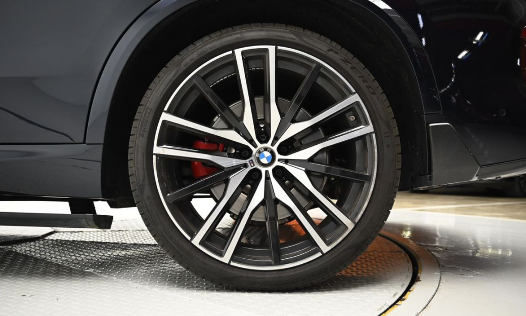 BMW X5 M50i, 2022
