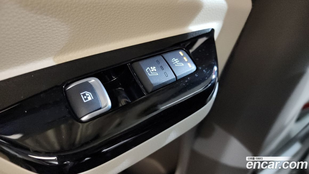 Kia Carnival 7-Seater Hi-Limousine, 2022