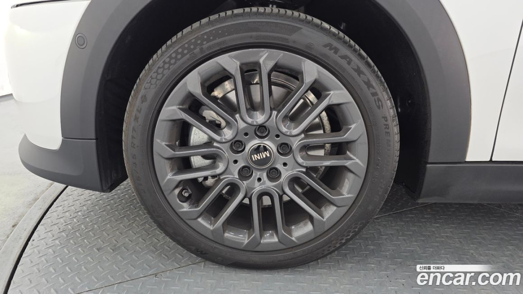 Mini Cooper 5Door Essential, 2025