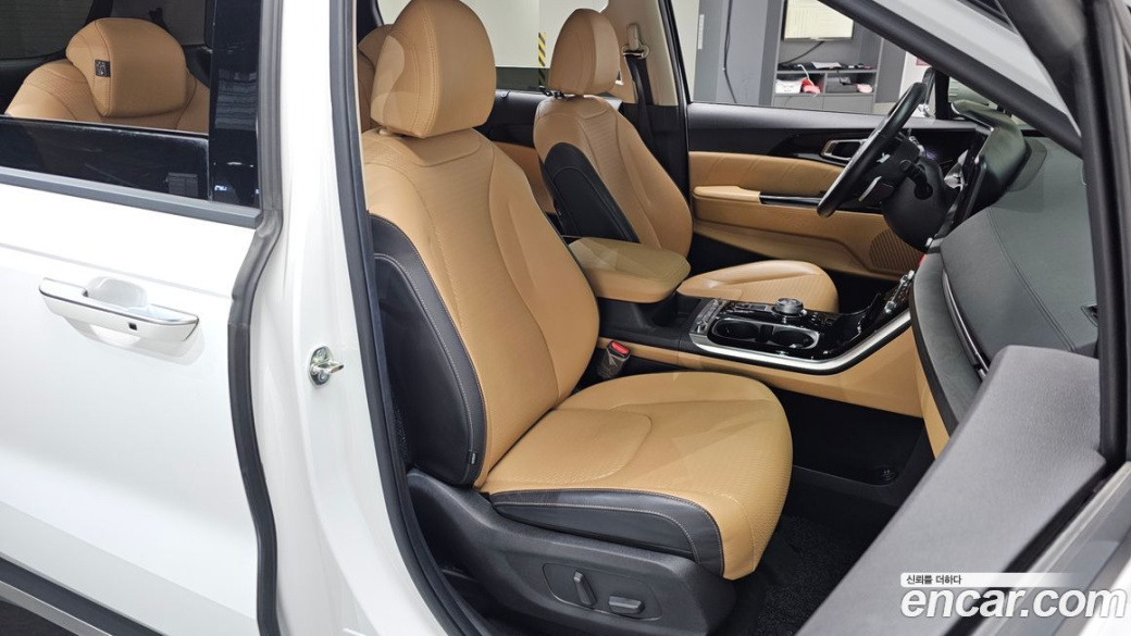 Kia Carnival 9-Seater Signature, 2023