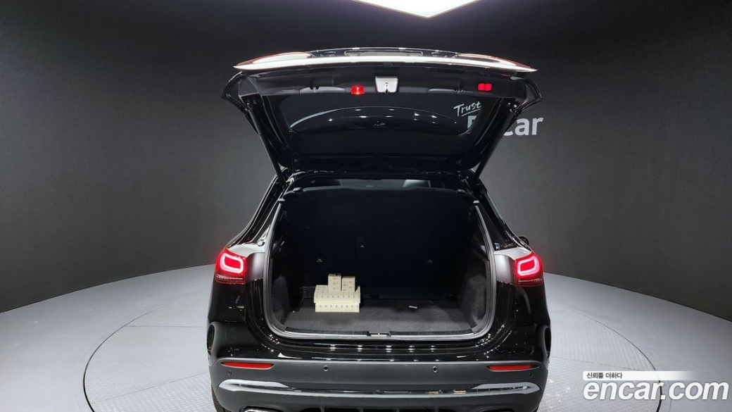 Mercedes-Benz GLA-Class GLA250 4MATIC, 2022