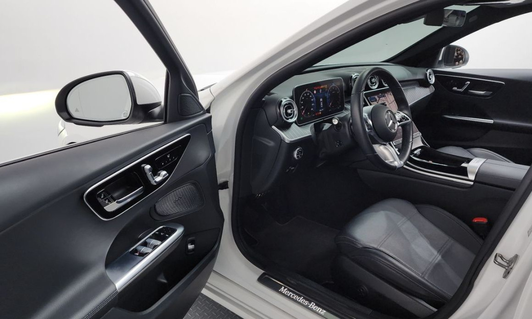 Mercedes-Benz C-Class C300 4MATIC Avantgarde, 2023