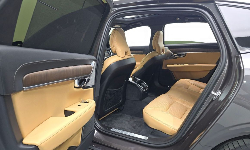 Volvo S90 B6 AWD Ultra Bright, 2025