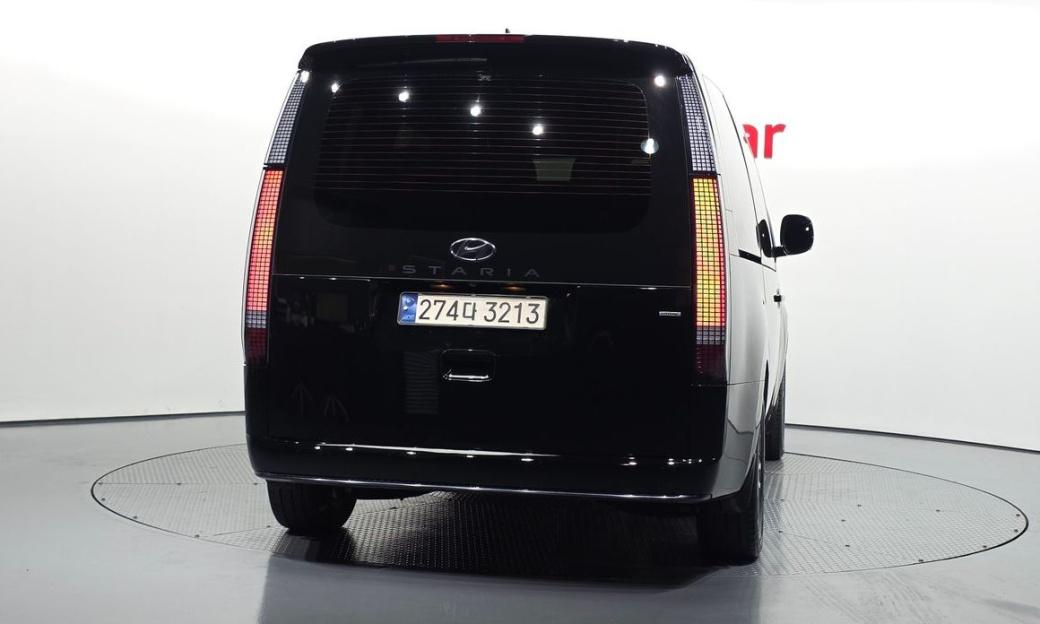 Hyundai Staria 4WD Lounge 7-Seater, 2024