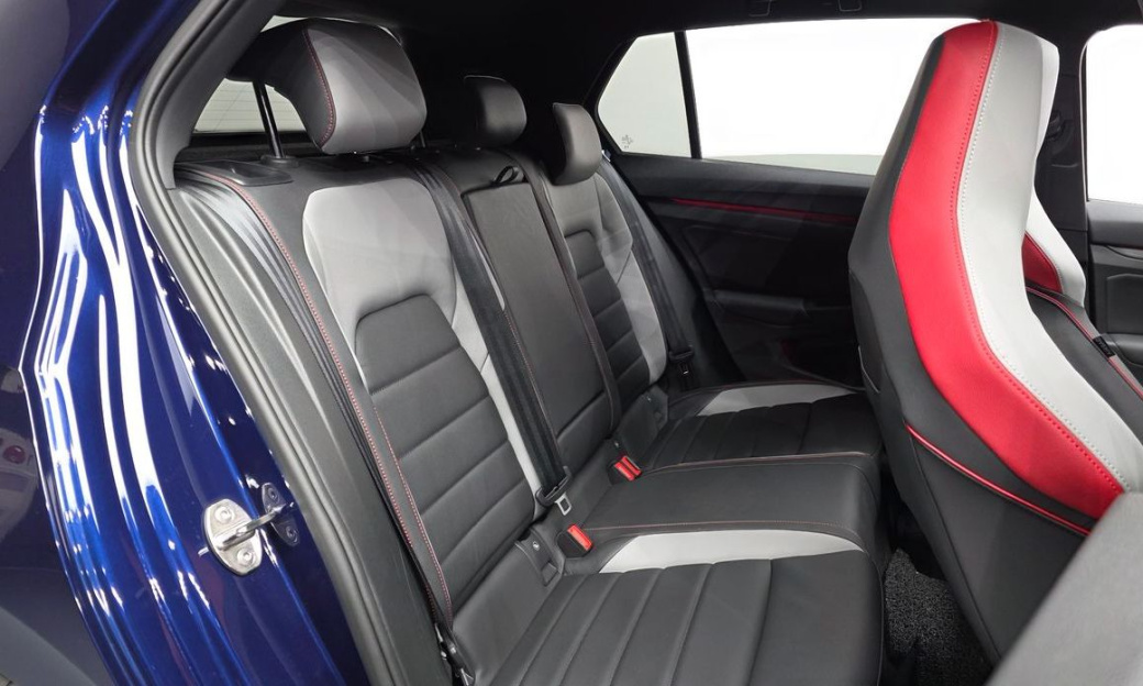 Volkswagen Golf 2.0 GTI, 2024
