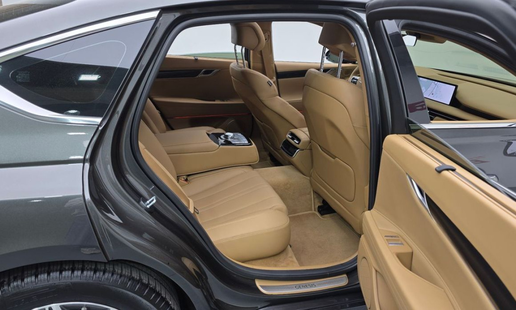 Genesis G80 Gasoline 2.5 Turbo 2WD, 2025