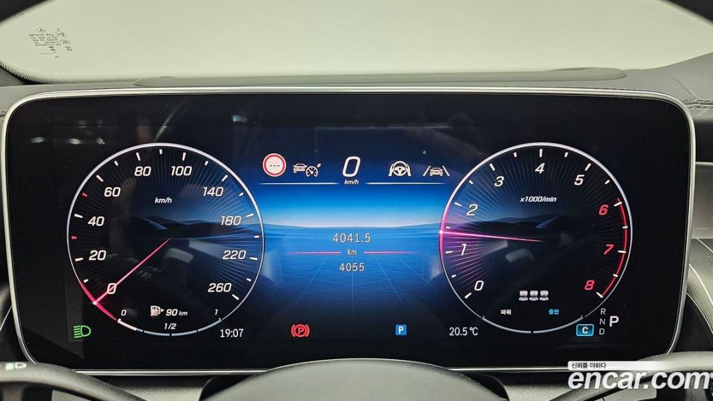 Mercedes-Benz GLC-Class GLC300 4MATIC AMG Line, 2025