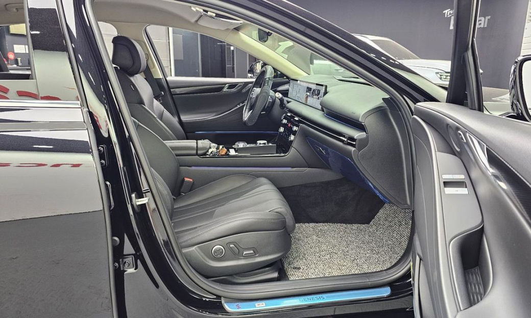 Genesis G80 Gasoline 2.5 Turbo AWD, 2025