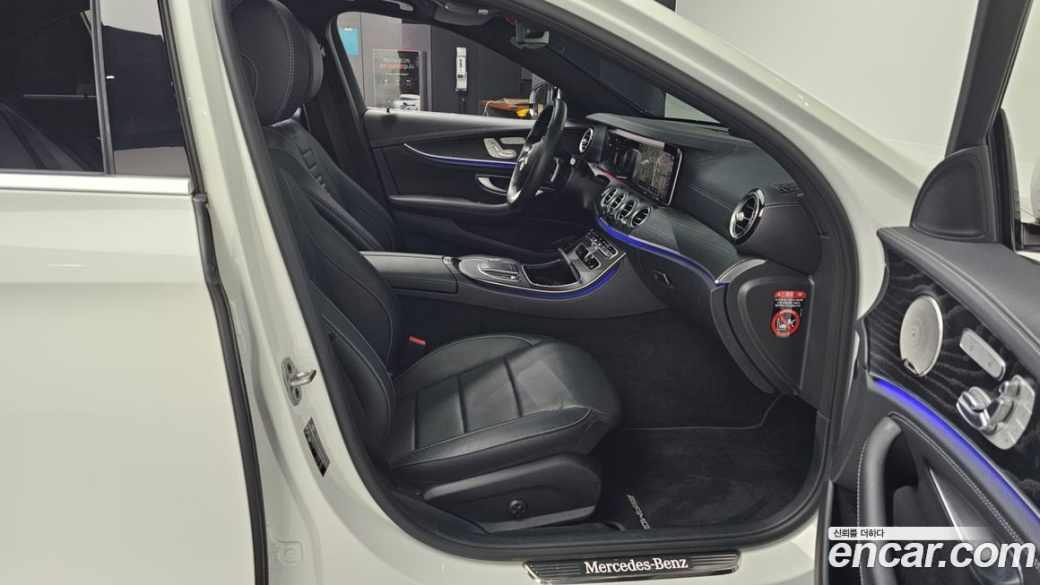 Mercedes-Benz E-Class E220d 4MATIC AMG Line, 2022