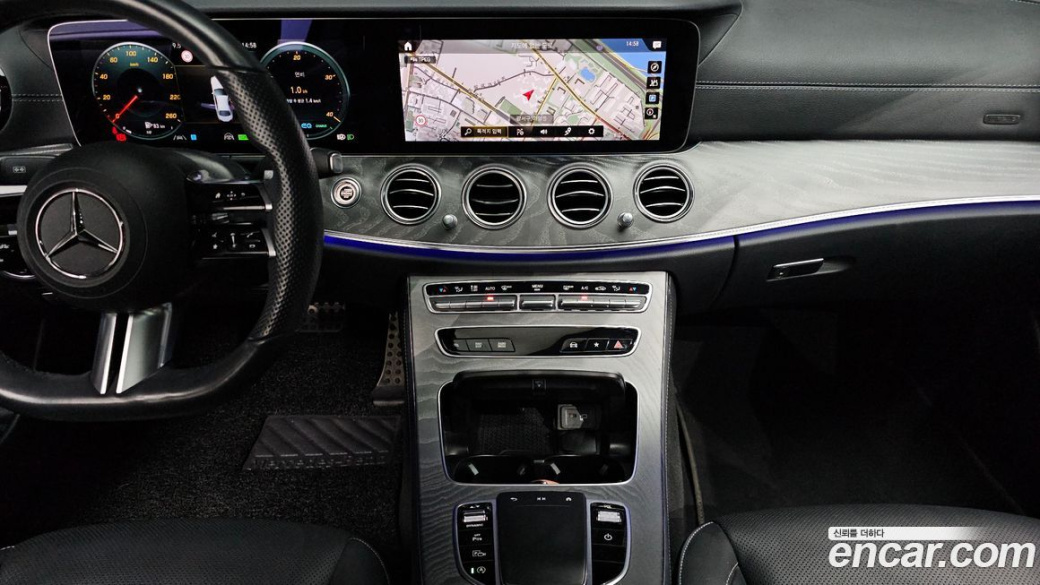 Mercedes-Benz E-Class E350 4MATIC AMG Line, 2022