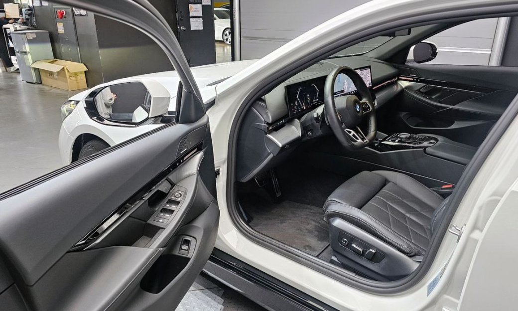 BMW 5-Series 520i M Sport, 2024