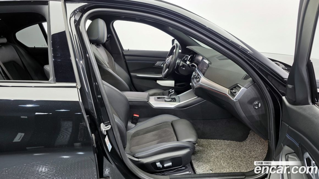 BMW 3-Series 320i M Sport, 2022