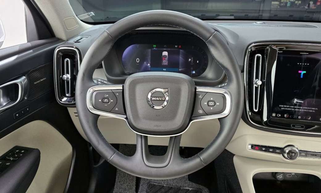 Volvo XC40 B4 Ultra Bright, 2024