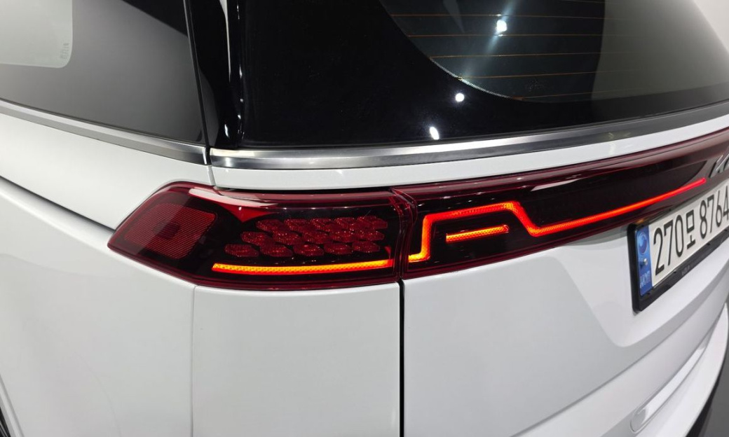 Kia Carnival 7-Seater Signature, 2023