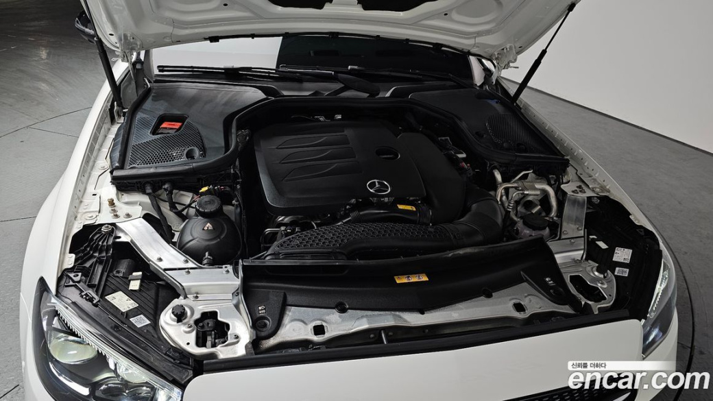 Mercedes-Benz E-Class E350 4MATIC AMG Line, 2023