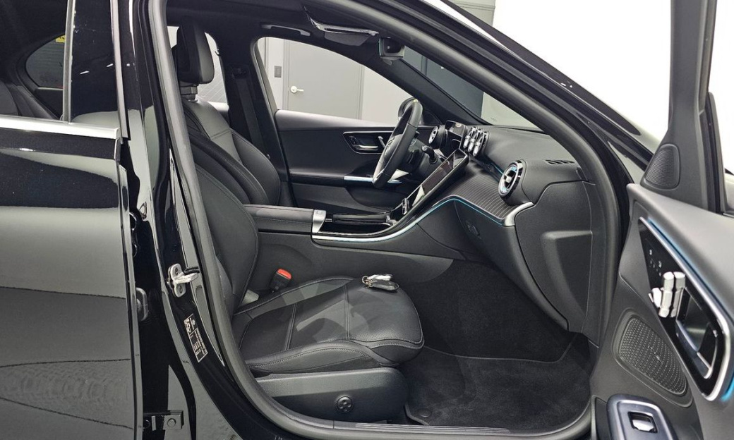 Mercedes-Benz C-Class C200 Avantgarde, 2025