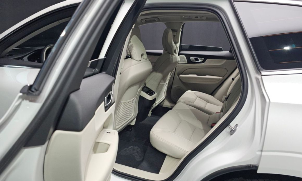 Volvo XC60 B5 Ultra Bright Air Sus, 2026