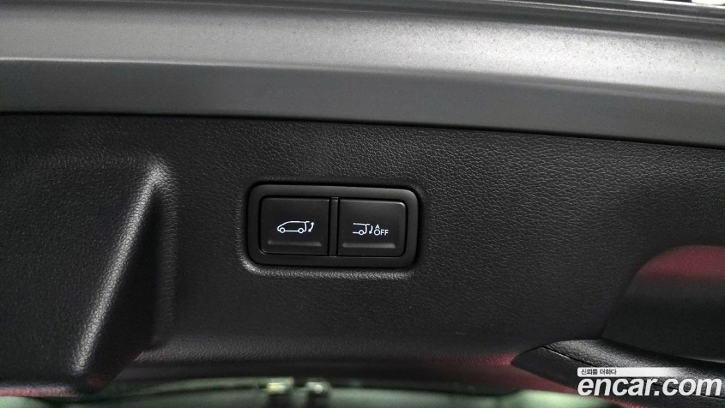 Hyundai Staria 4WD Lounge 9-Seater, 2022