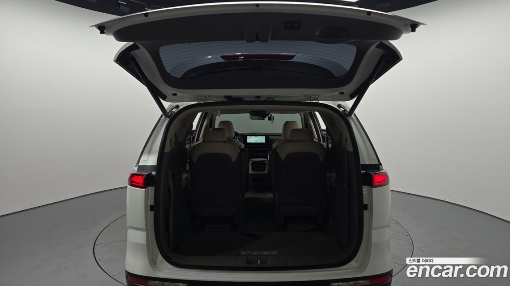 Kia Carnival 9-Seater Noblesse, 2023