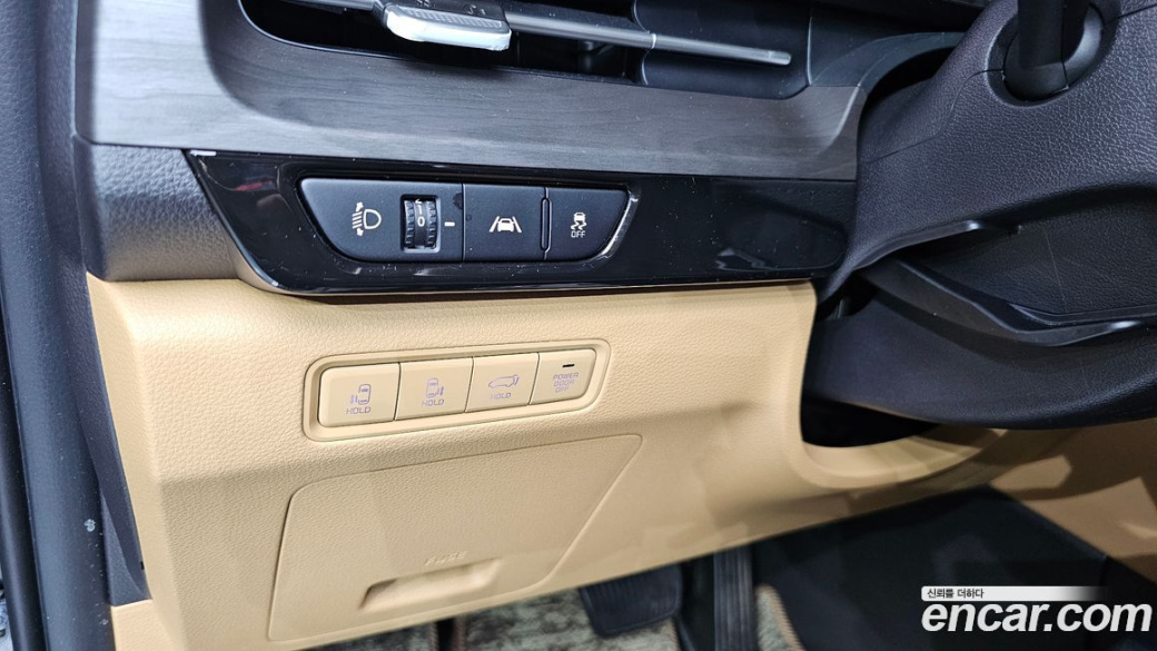 Kia Carnival 9-Seater Signature, 2023