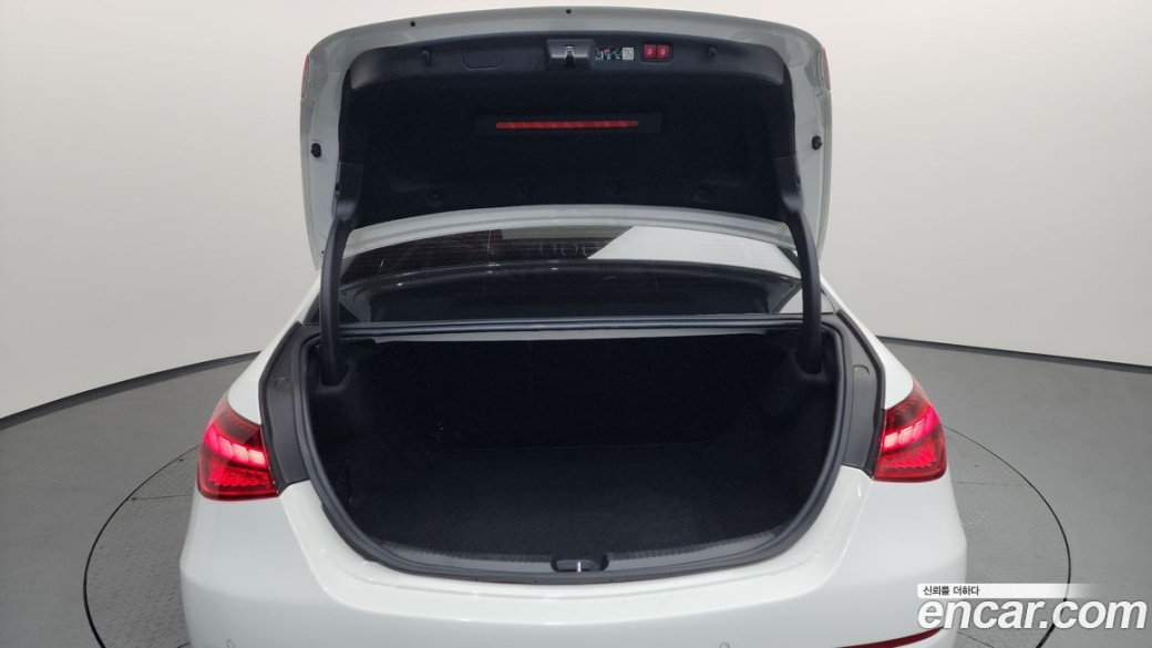 Mercedes-Benz C-Class C300 4MATIC Avantgarde, 2023