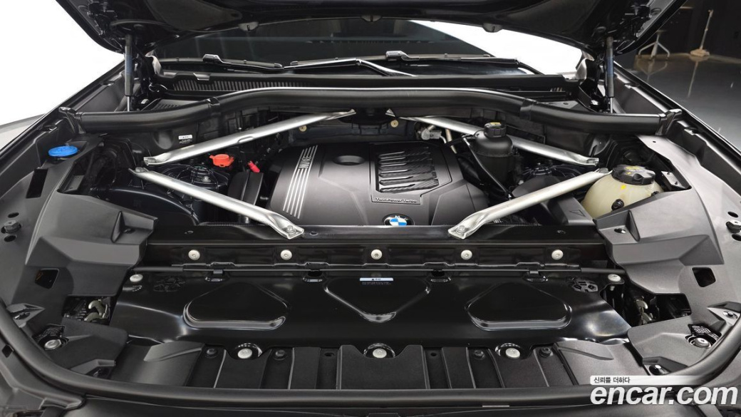 BMW X6 xDrive40i M Sport, 2022