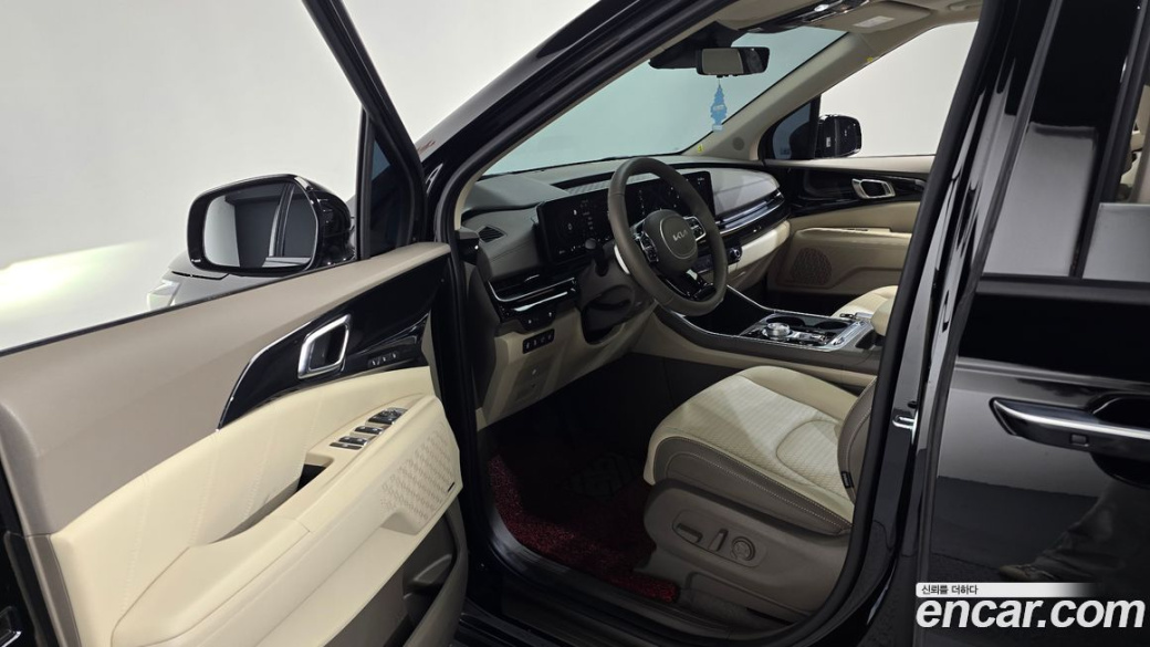 Kia Carnival 9-Seater Signature, 2024