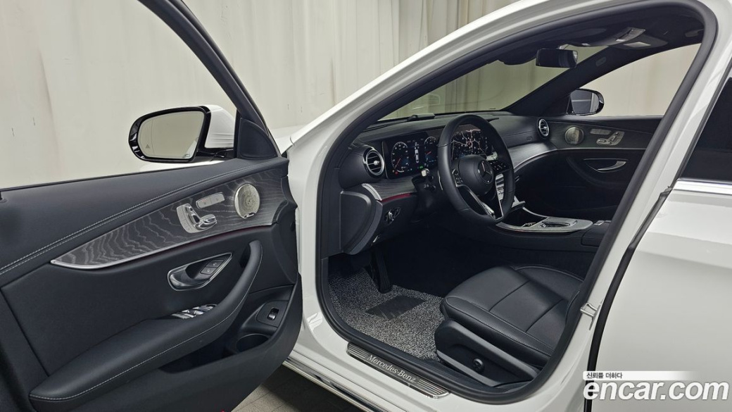 Mercedes-Benz E-Class E350 4MATIC Exclusive, 2023